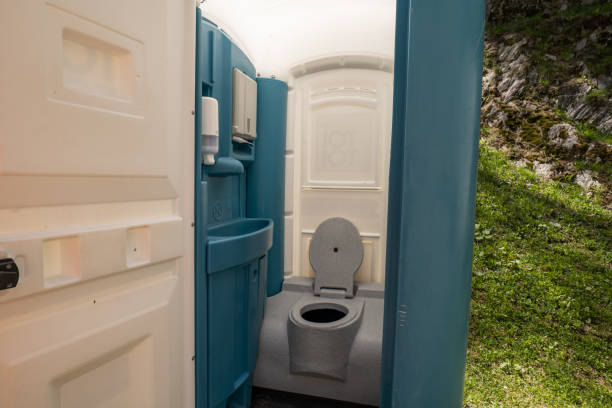 Best Portable restroom trailer rental  in Bluewell, WV